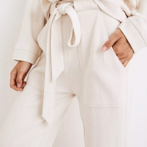 Madewell brushed herringbone jacquard tie waist tapered pants alabaster - Picture 3 of 6